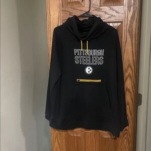 Nike Women’s Pittsburgh Steelers Pullover - large new without tags